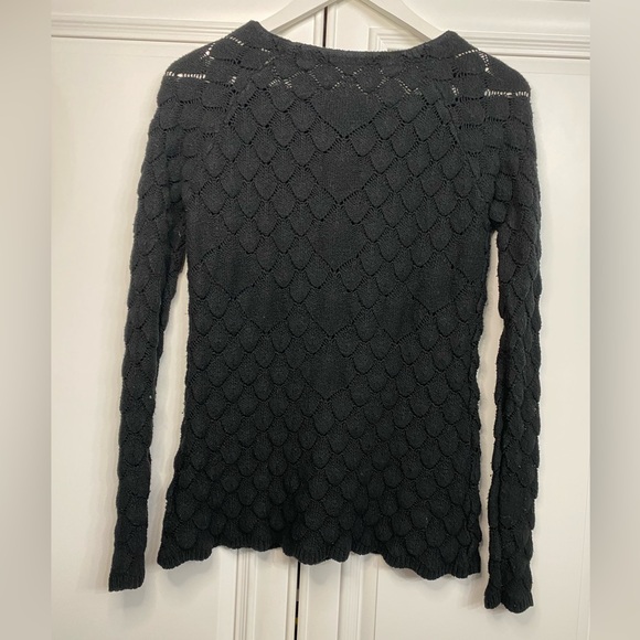 Alfred Sung Women’s Size Medium Black Crochet Style Sweater Scalloped Hem - Picture 5 of 8